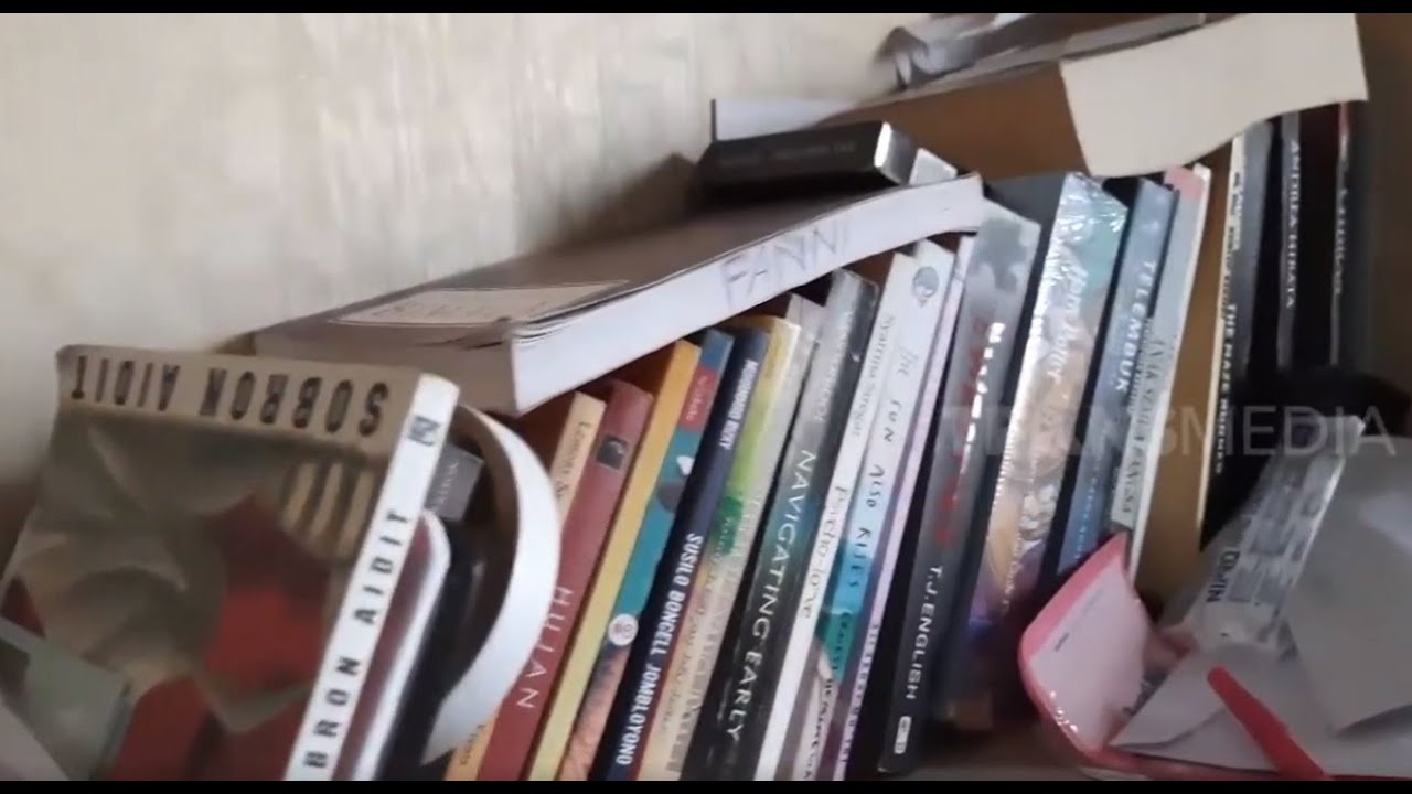Cara Merapikan Tumpukan Buku Biar Estetik Dan Gak Berdebu